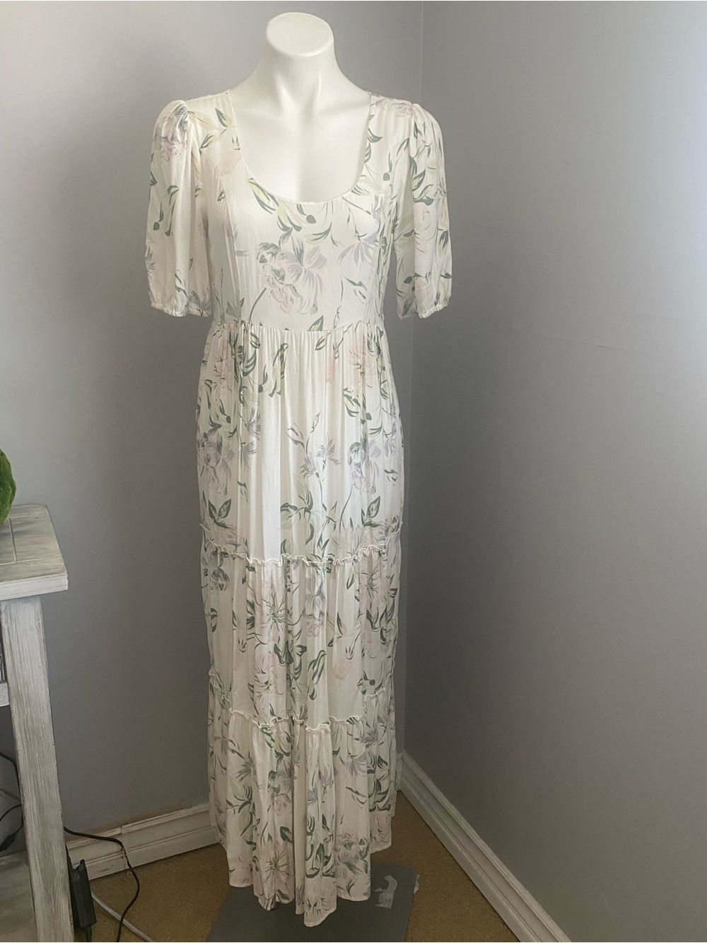 saltwater LUXE Ivory Floral Puff Sleeve Maxi Dress